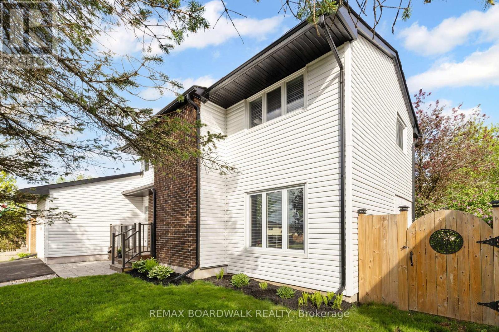 5 Clay Street, Mississippi Mills, Ontario  K0A 1A0 - Photo 3 - X13155340