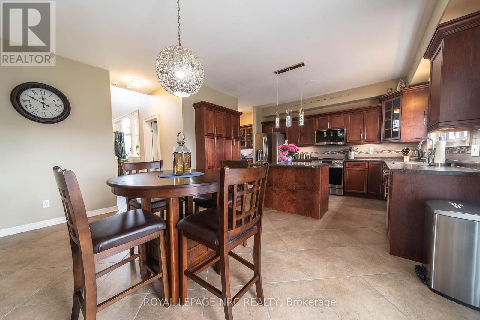 325 Hillsdale Road, Welland, Ontario  L3C 7M2 - Photo 3 - X13155164