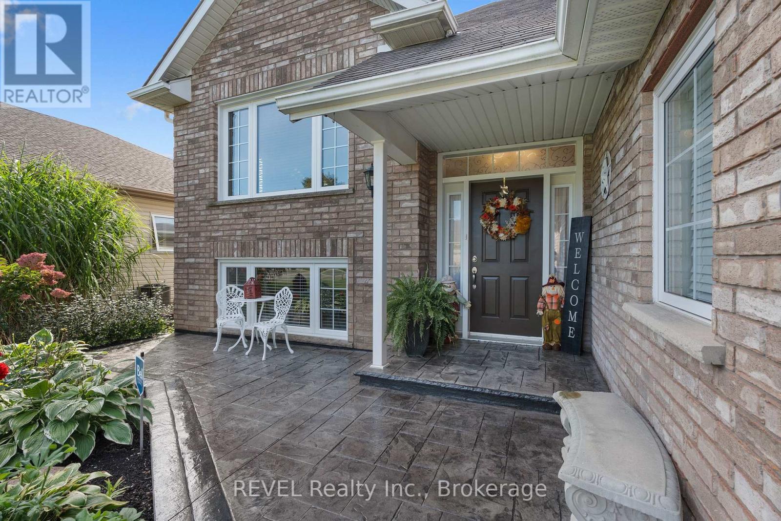 130 Loretta Drive, Niagara-On-The-Lake, Ontario  L0S 1T0 - Photo 4 - X13155300