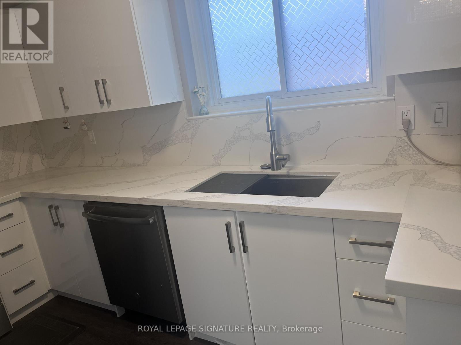 20 Fortrose Crescent, Toronto, Ontario  M3A 2H1 - Photo 6 - C13155334