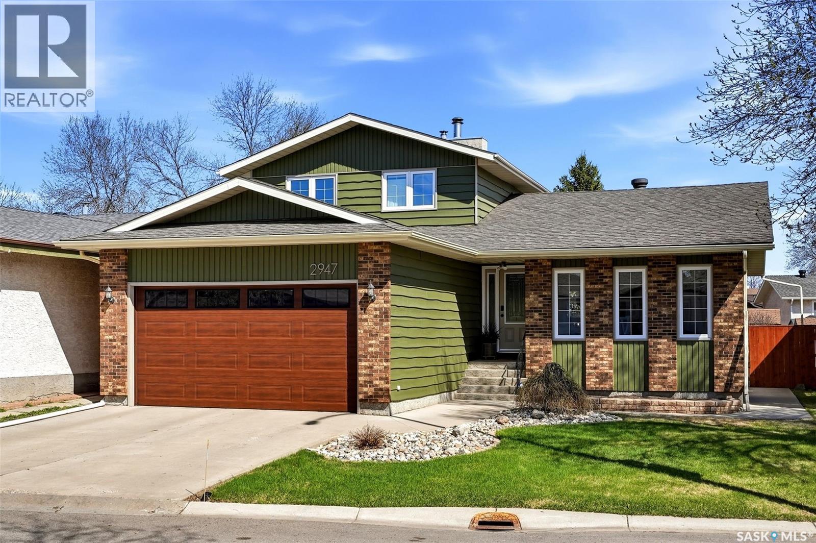 2947 More Crescent E, Regina, Saskatchewan  S4V 0T6 - Photo 1 - SK036600