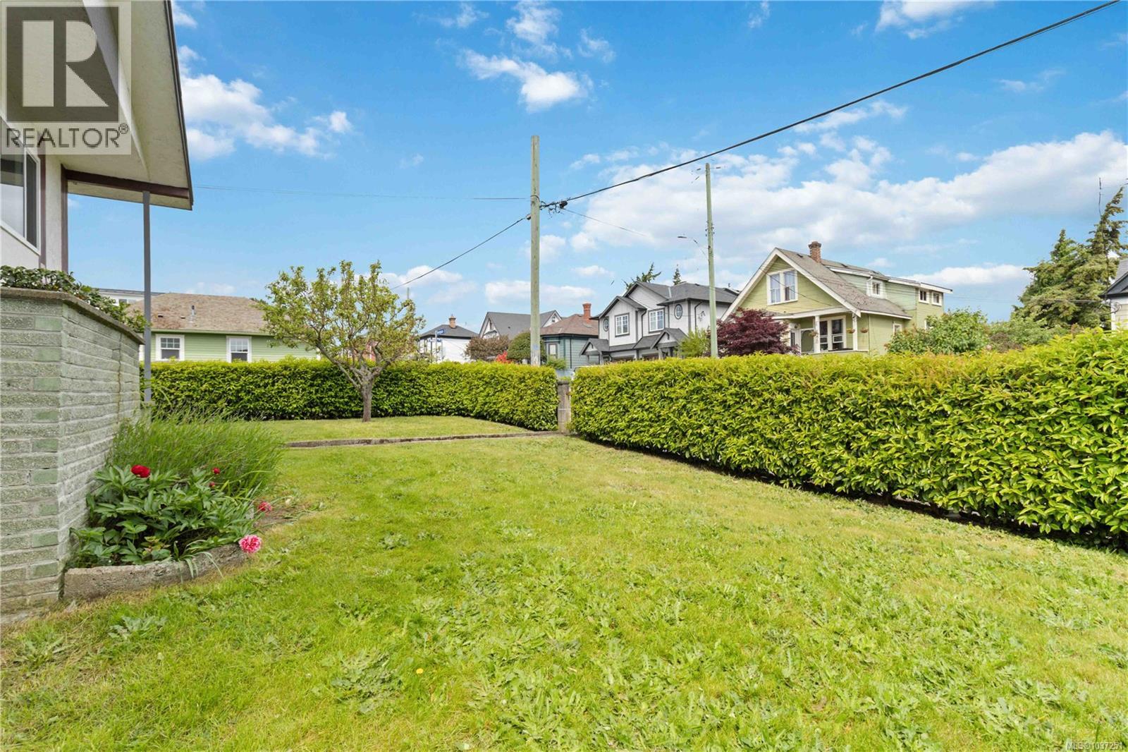 1273 Denman St, Victoria, British Columbia  V8T 1L8 - Photo 2 - 1037251