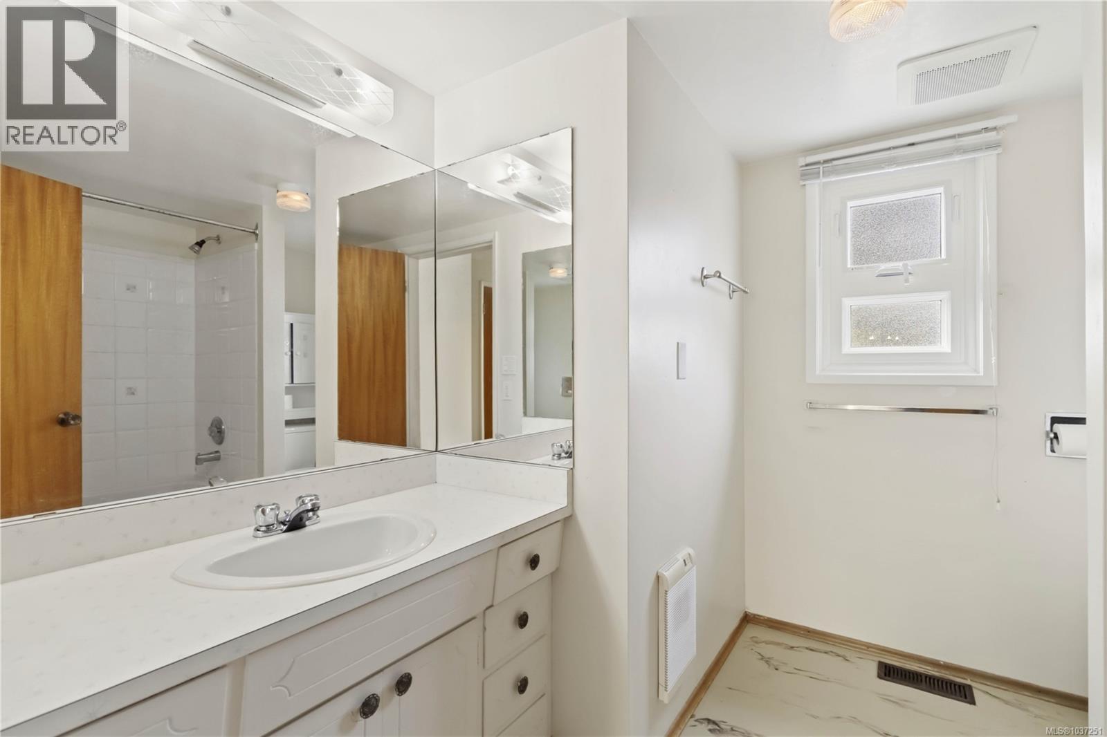 1273 Denman St, Victoria, British Columbia  V8T 1L8 - Photo 26 - 1037251