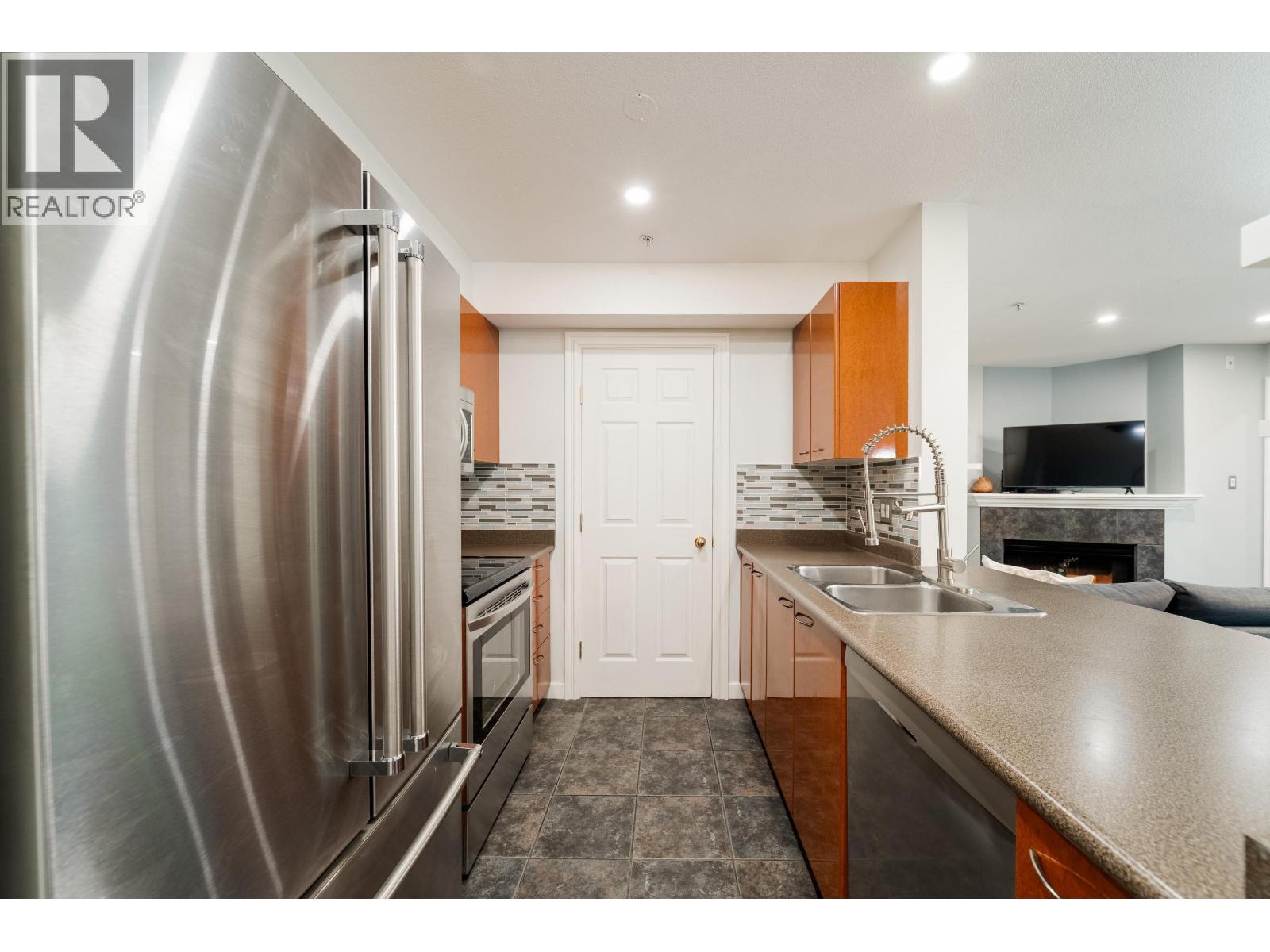 201 1688 E 8th Avenue, Vancouver, British Columbia  V5N 1T5 - Photo 4 - R3126221
