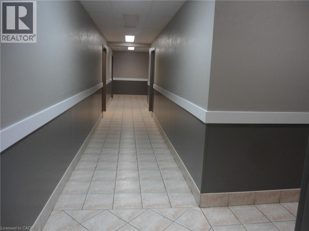 662 E Fennell Avenue E Unit# 7, Hamilton, Ontario  L8V 1V1 - Photo 7 - 40832258