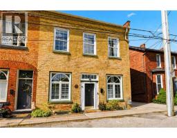 16 HATT Street, Dundas, Ontario