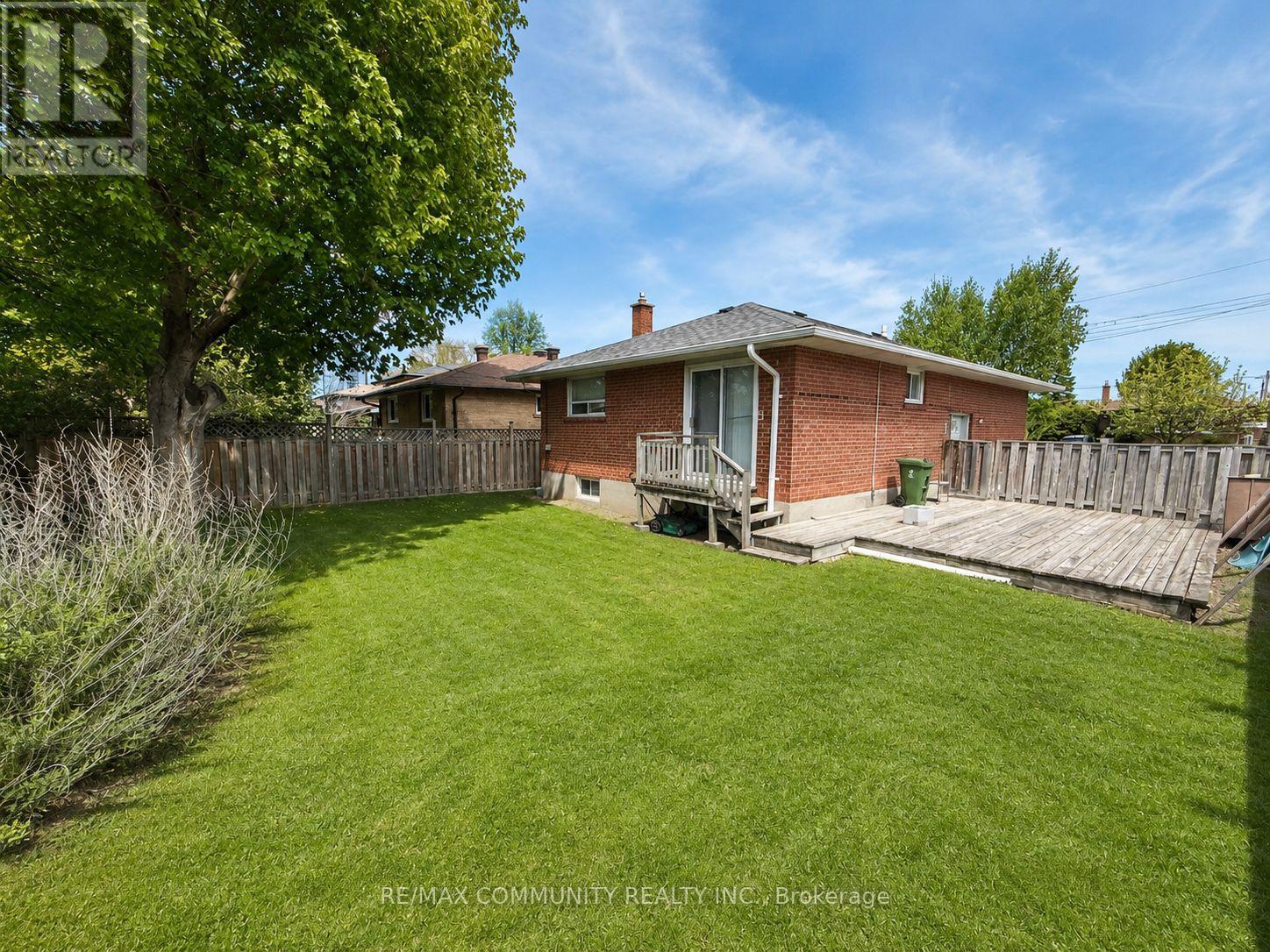 22 Cora Crescent, Toronto, Ontario  M1P 4M4 - Photo 5 - E13154444