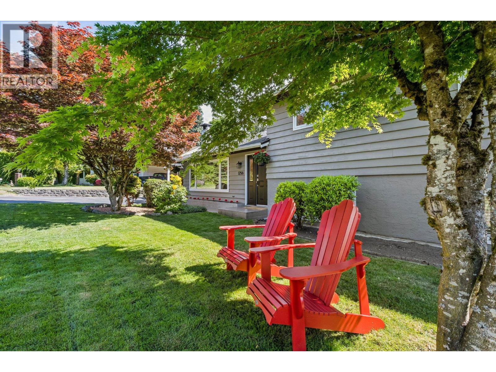 1256 EASTVIEW ROAD, North Vancouver, British Columbia