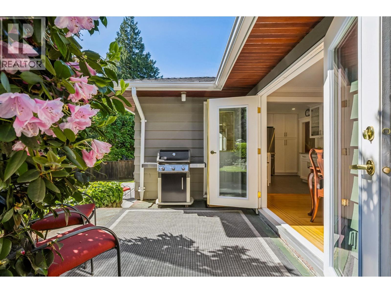 1256 Eastview Road, North Vancouver, British Columbia  V7J 1L6 - Photo 11 - R3126222