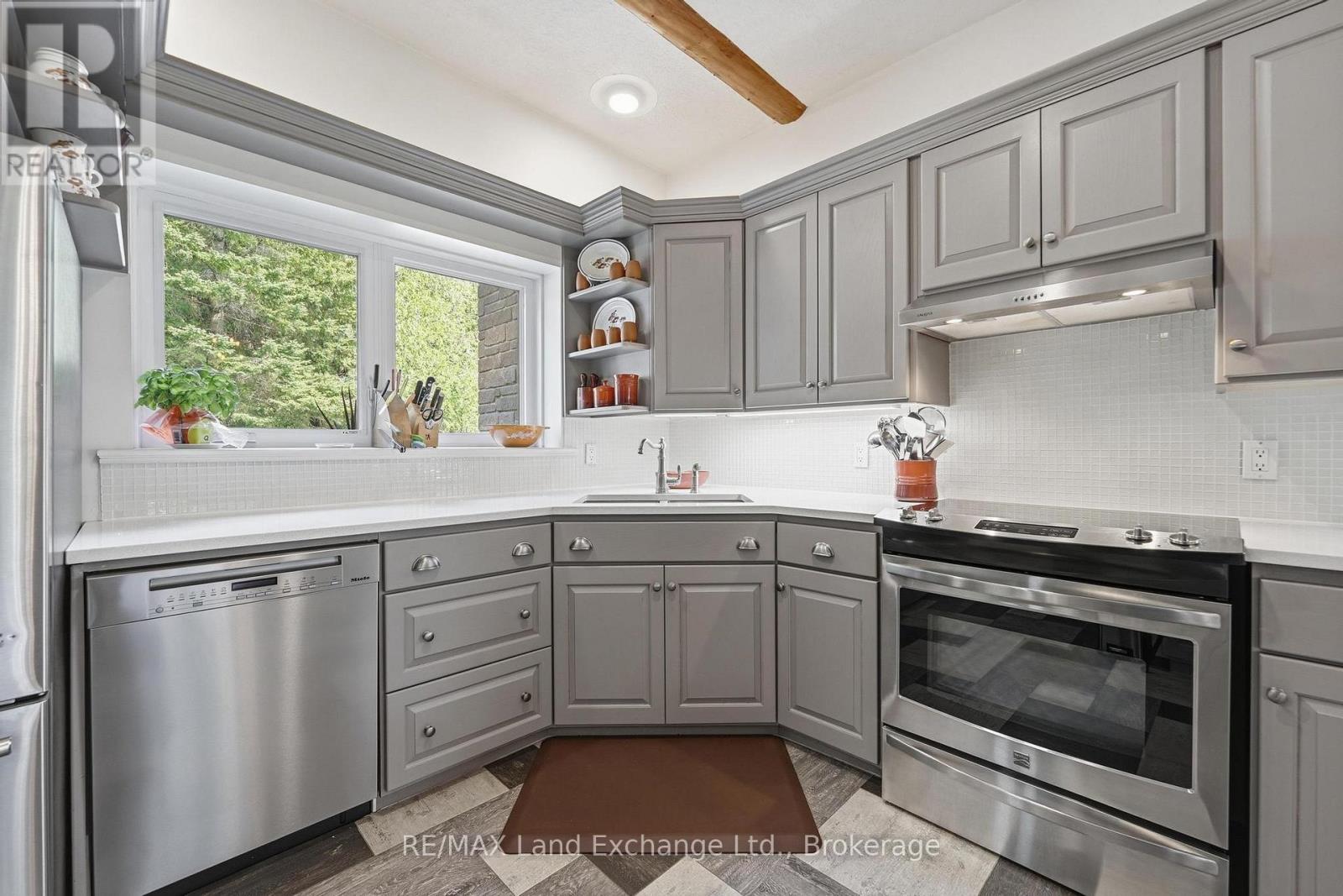 595 Bruce 23 Road, Kincardine, Ontario  N0G 2T0 - Photo 18 - X13155140