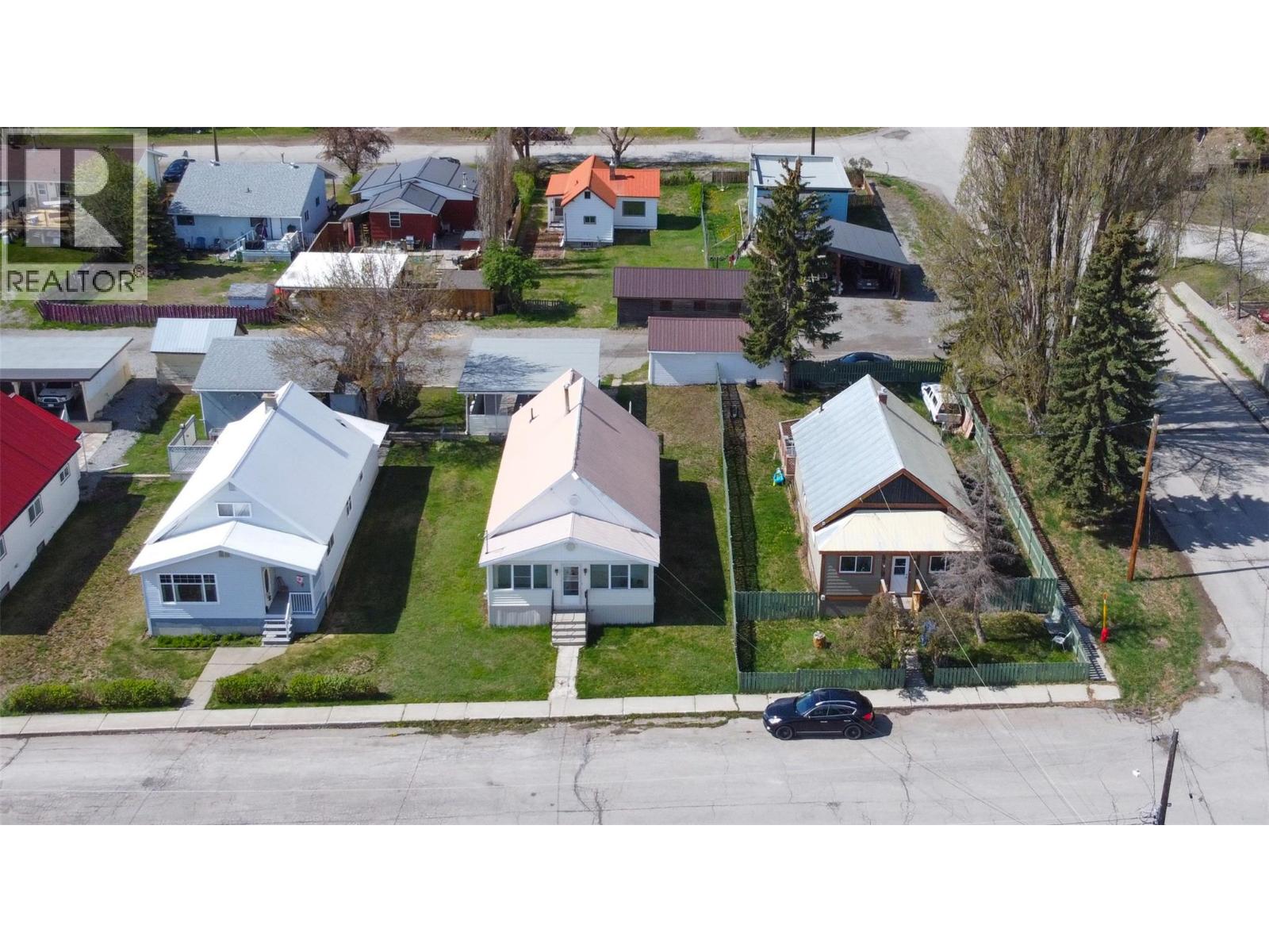 486 3rd Avenue, Kimberley, British Columbia V1A 2R3 - Photo 2 - 10388003