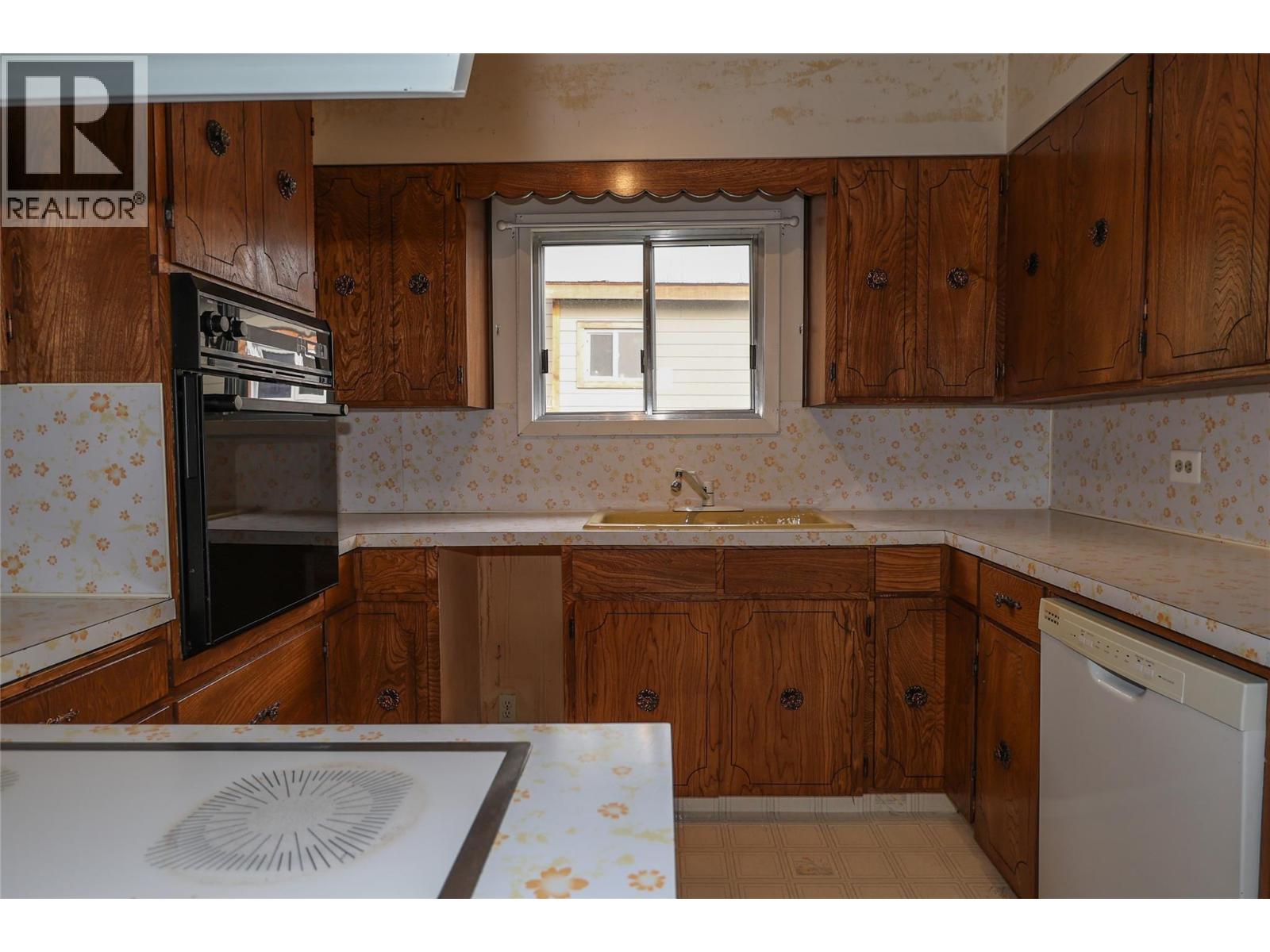 486 3rd Avenue, Kimberley, British Columbia V1A 2R3 - Photo 8 - 10388003