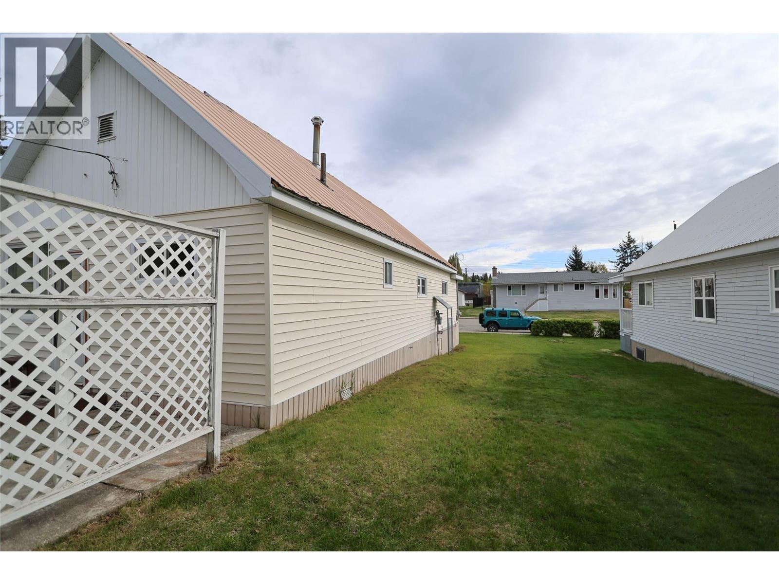 486 3rd Avenue, Kimberley, British Columbia V1A 2R3 - Photo 33 - 10388003