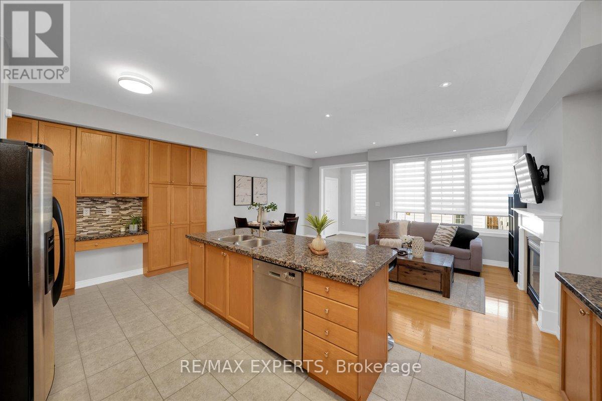 10534 Victoria Square Boulevard, Markham, Ontario  L6C 0A3 - Photo 13 - N13154972