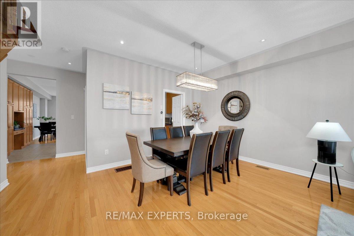 10534 Victoria Square Boulevard, Markham, Ontario  L6C 0A3 - Photo 9 - N13154972