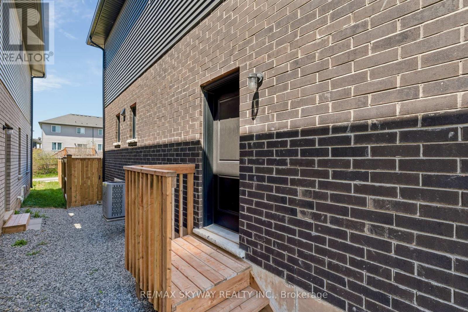 19 Whelan Court, Thorold, Ontario  L2V 0M3 - Photo 37 - X13127308