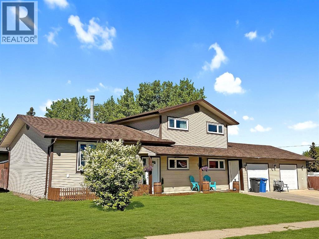 11002 Hoppe Avenue, Grande Cache, Alberta  t0e 0y0 - Photo 1 - A2313349