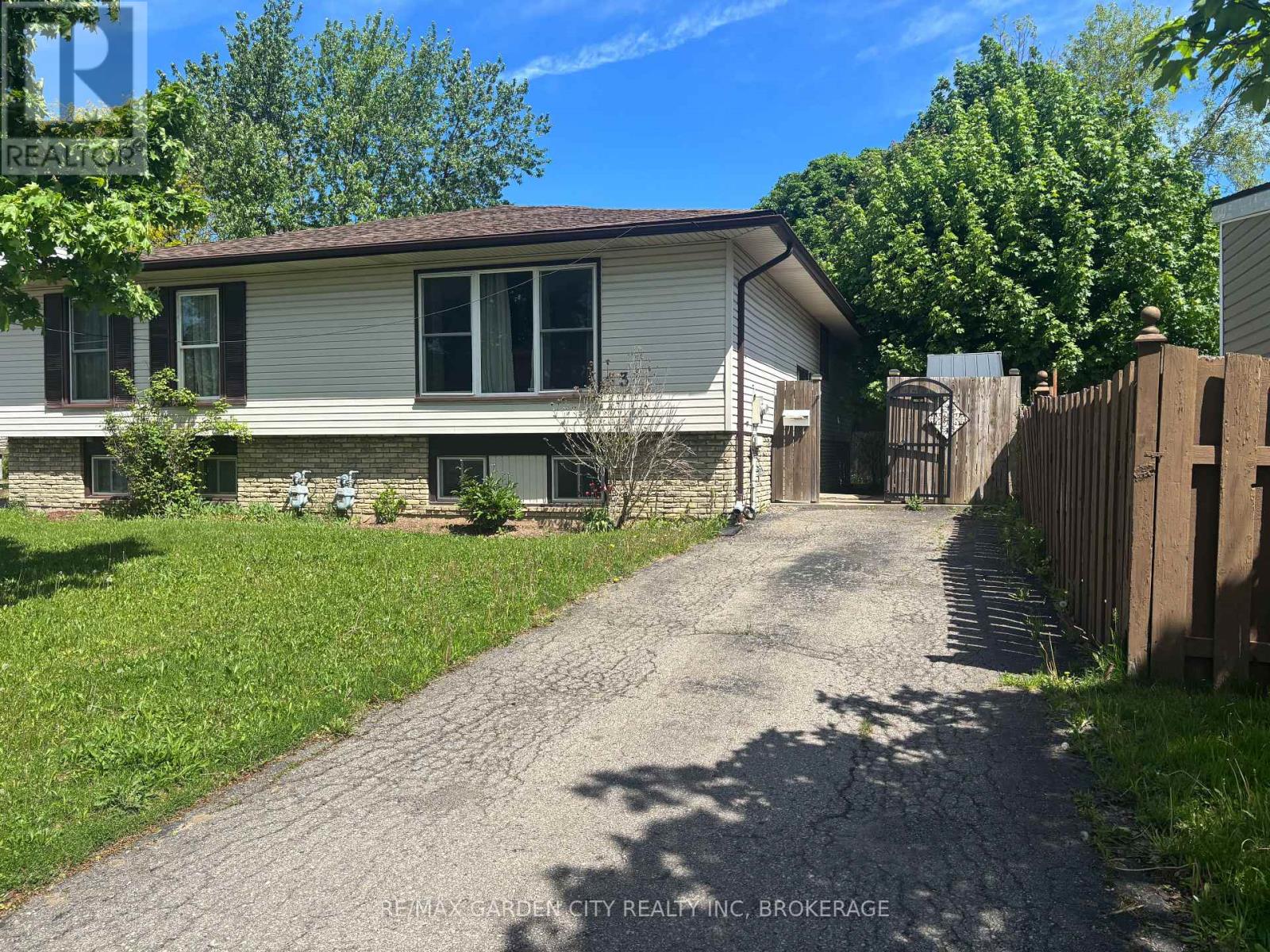 3 TARA CRESCENT, Thorold, Ontario