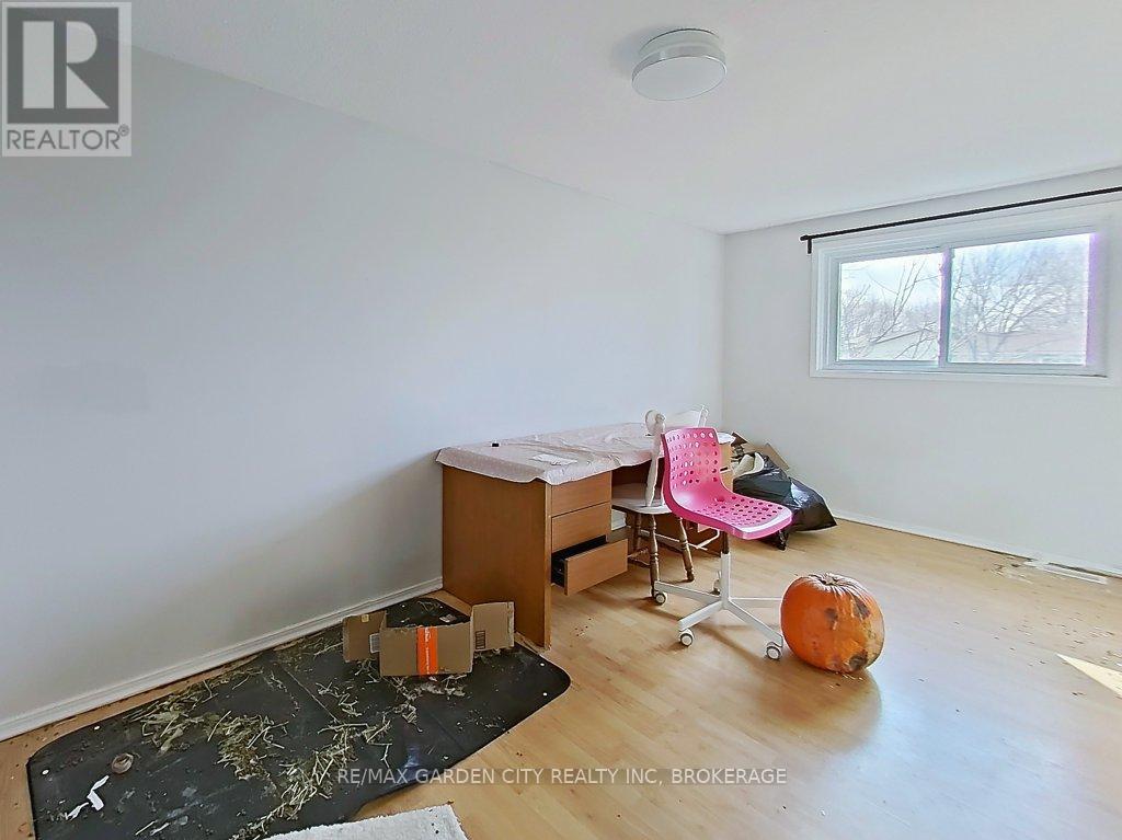 105 Tupper Drive, Thorold, Ontario  L2V 4C9 - Photo 24 - X12886650