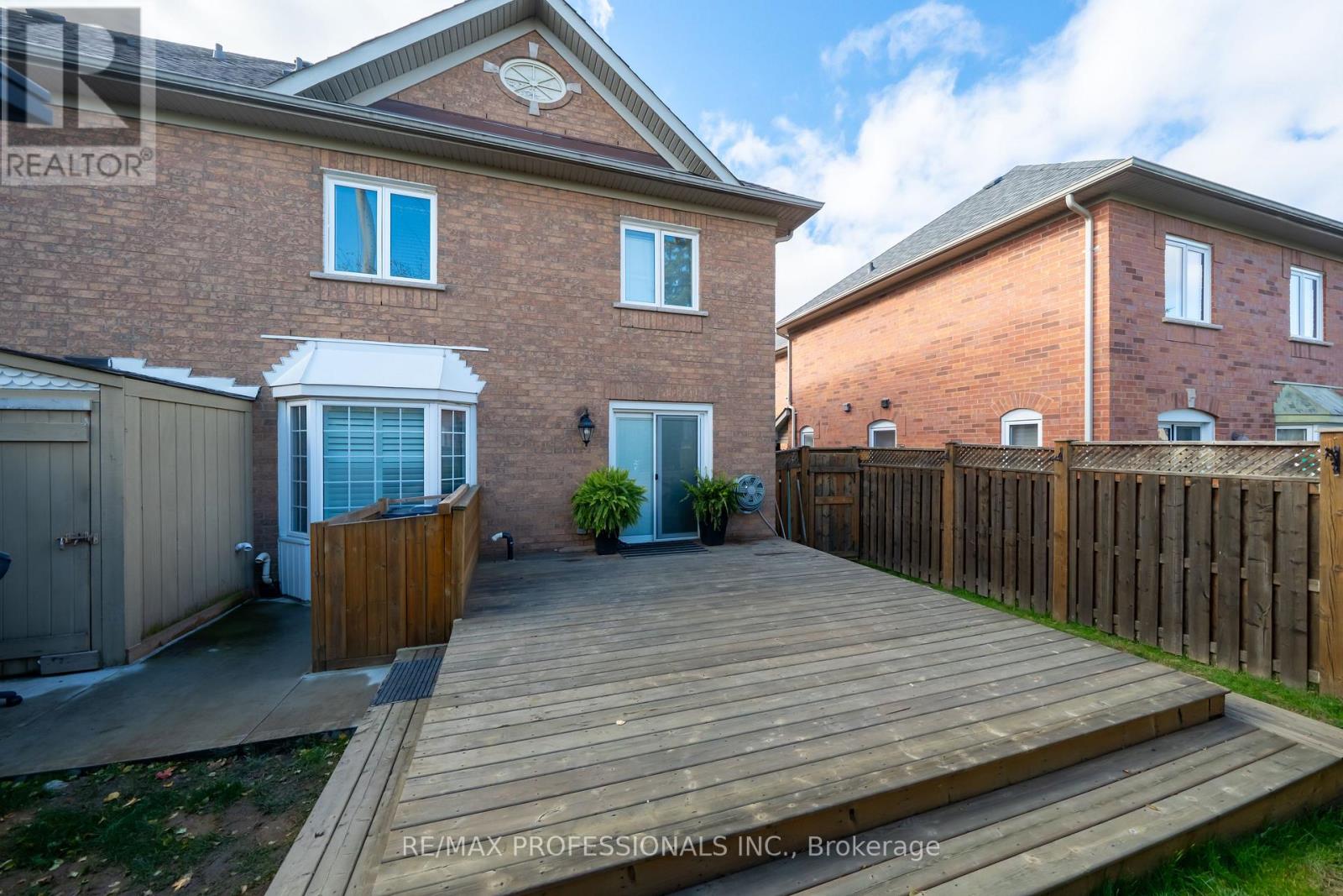 99 Desert Sand Drive, Brampton, Ontario  L6R 1V7 - Photo 38 - W13155232