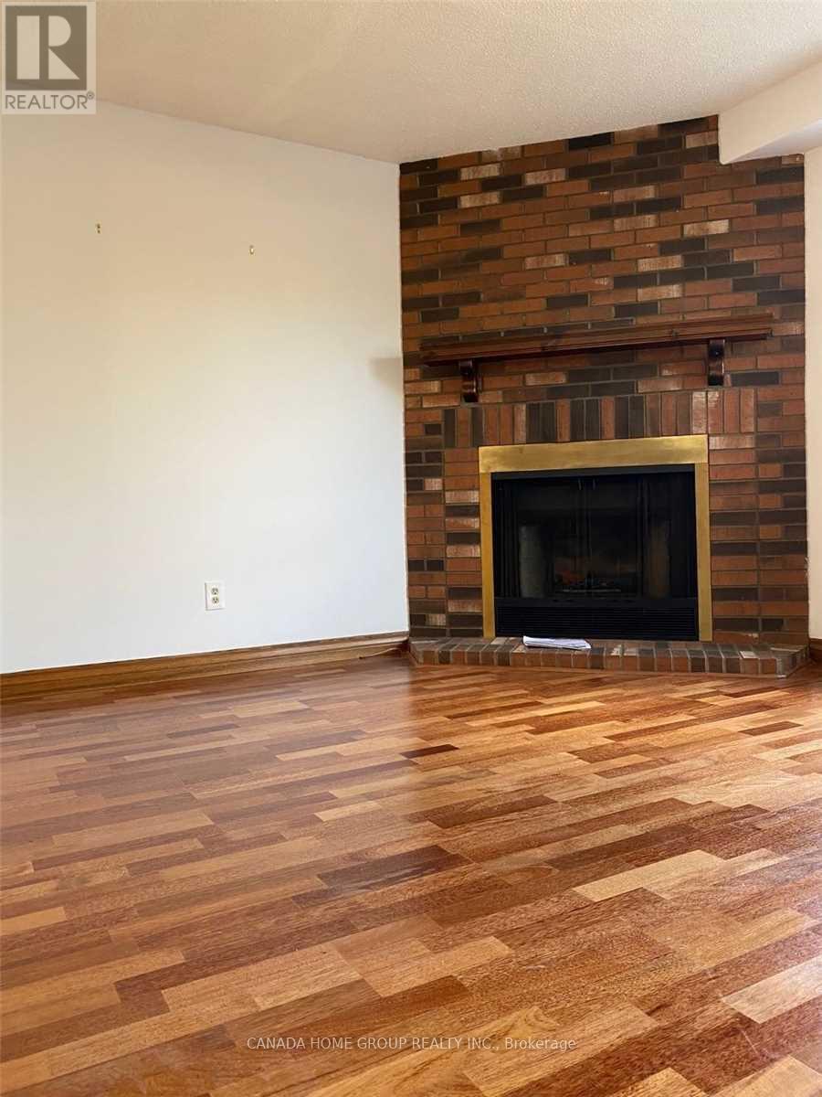 Upper - 3251 Valcourt Crescent, Mississauga, Ontario L5L 5G9 - Photo 3 - W13155272
