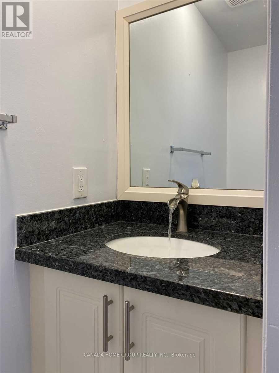 Upper - 3251 Valcourt Crescent, Mississauga, Ontario L5L 5G9 - Photo 5 - W13155272