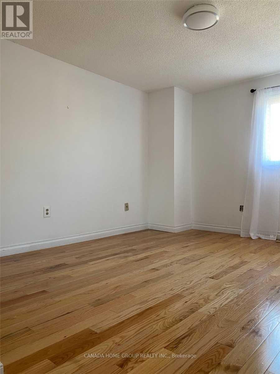 Upper - 3251 Valcourt Crescent, Mississauga, Ontario L5L 5G9 - Photo 8 - W13155272