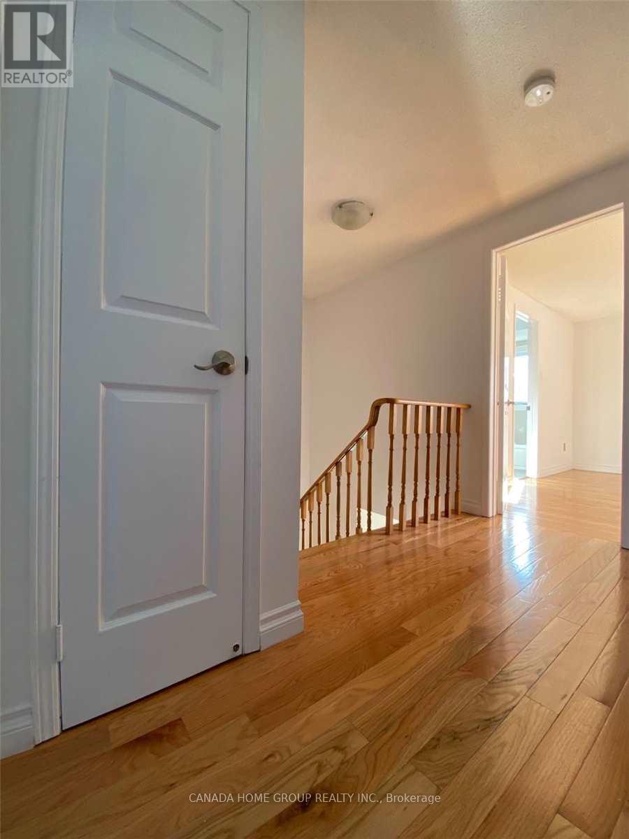 Upper - 3251 Valcourt Crescent, Mississauga, Ontario L5L 5G9 - Photo 9 - W13155272