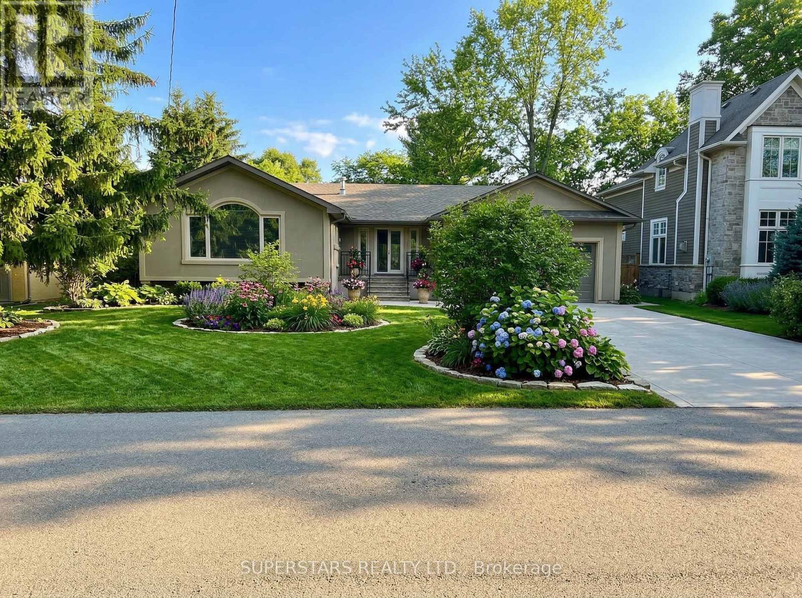 366 Winston Road, Oakville, Ontario  L6L 4W5 - Photo 1 - W13155292