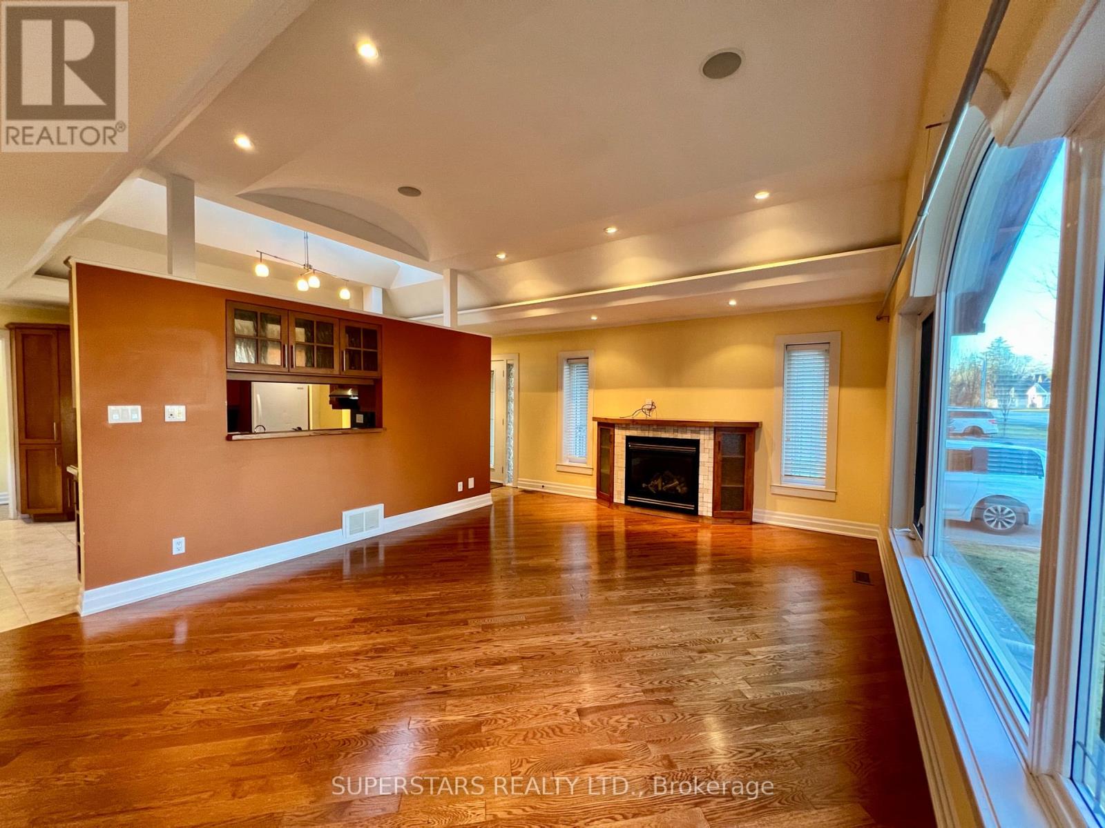 366 Winston Road, Oakville, Ontario  L6L 4W5 - Photo 2 - W13155292