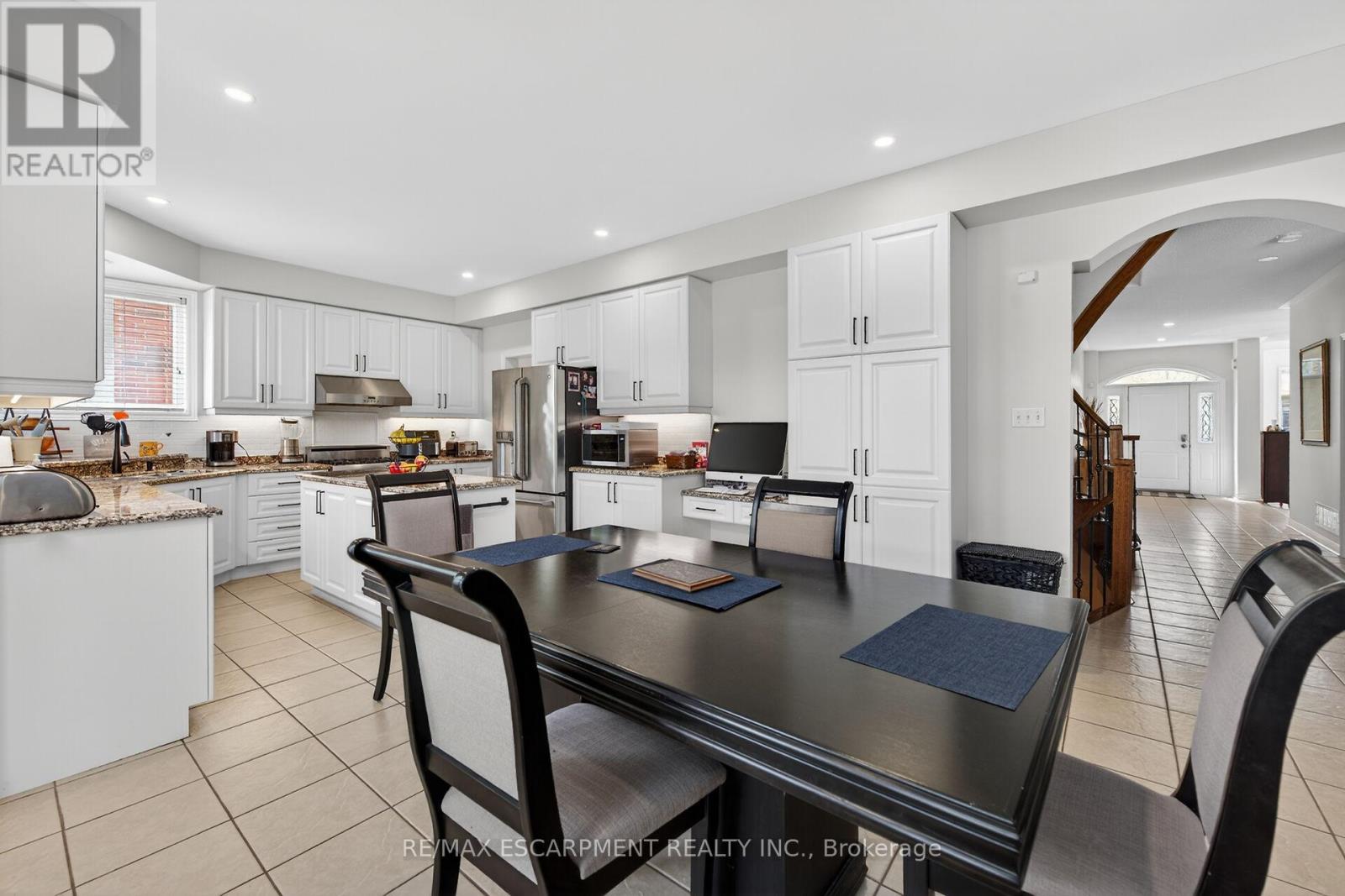2431 Castlebrook Road, Oakville, Ontario  L6M 4Z2 - Photo 12 - W13155308