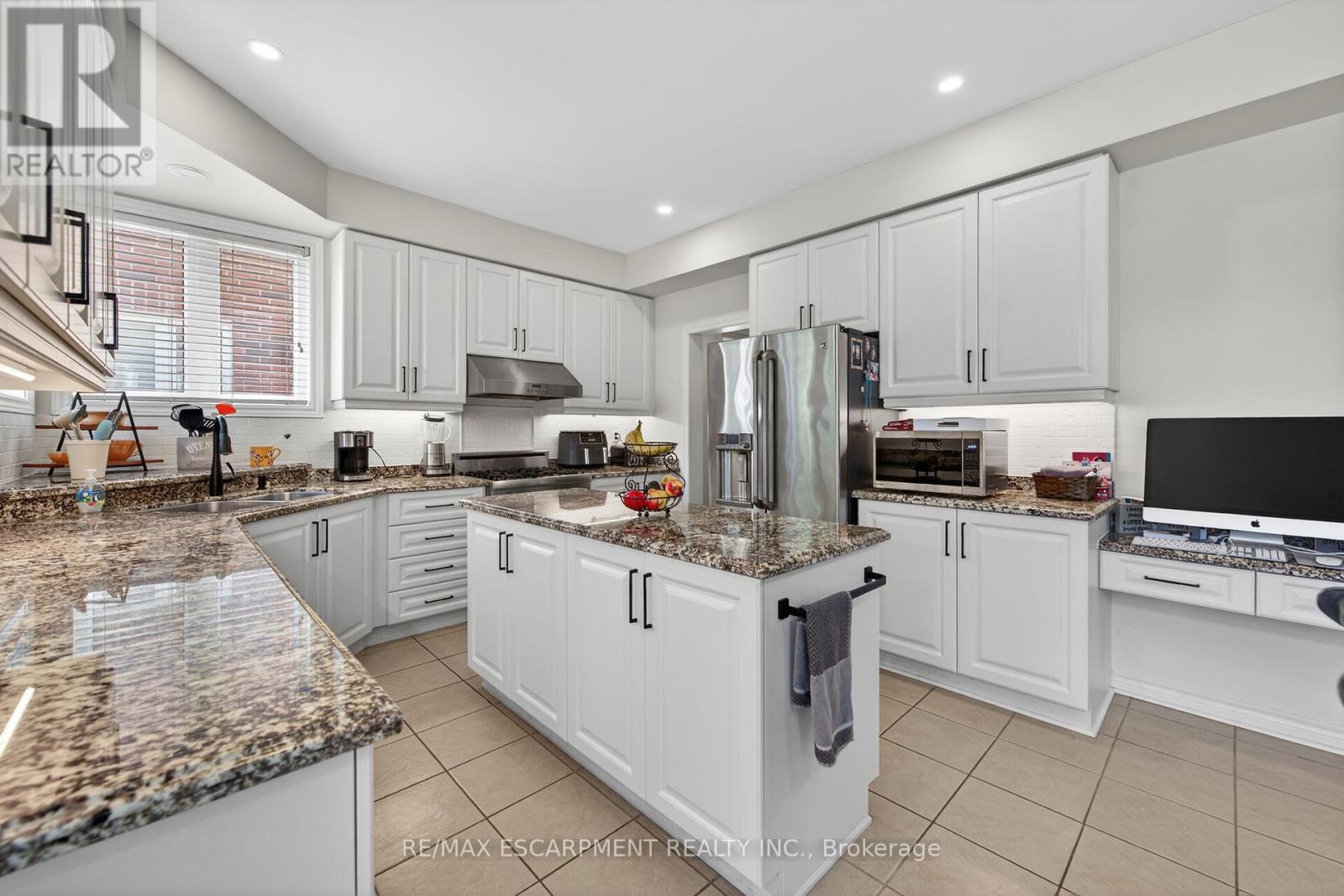 2431 Castlebrook Road, Oakville, Ontario  L6M 4Z2 - Photo 15 - W13155308