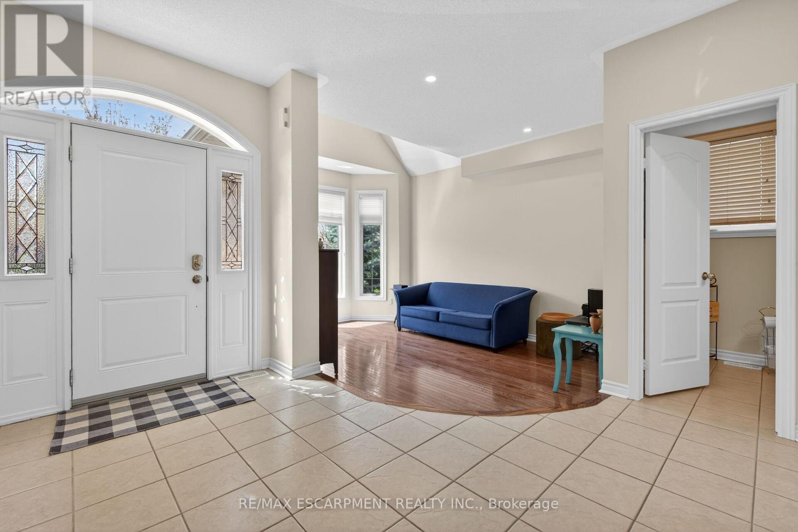 2431 Castlebrook Road, Oakville, Ontario  L6M 4Z2 - Photo 4 - W13155308