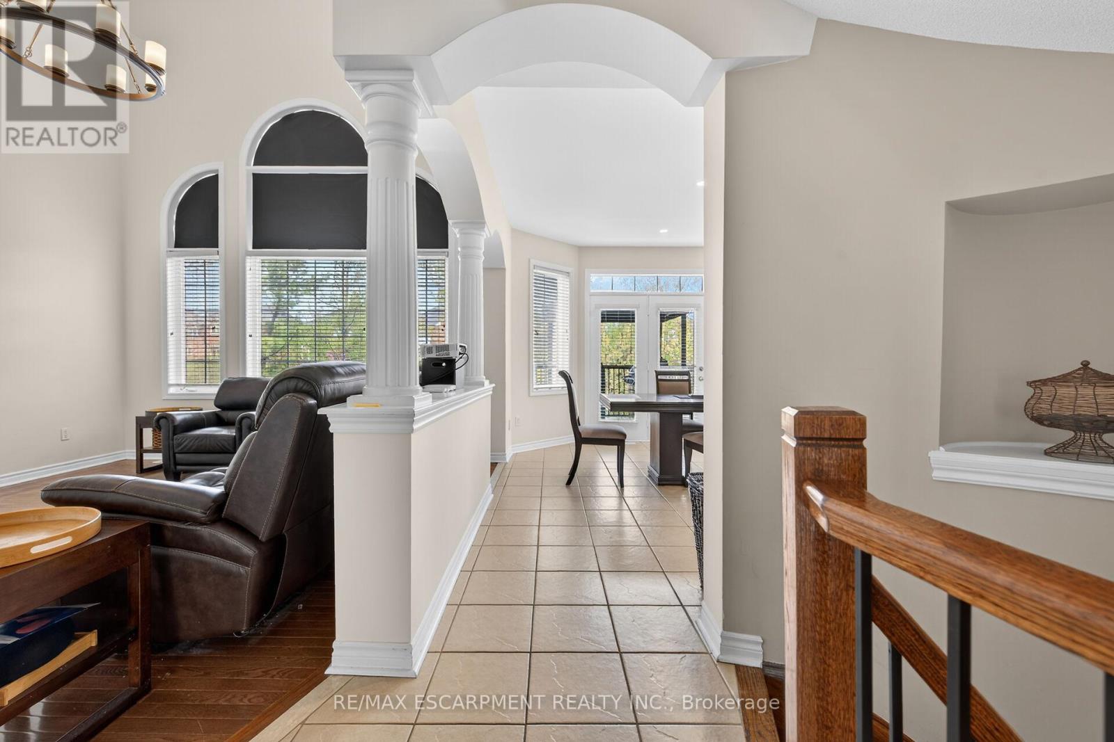 2431 Castlebrook Road, Oakville, Ontario  L6M 4Z2 - Photo 8 - W13155308