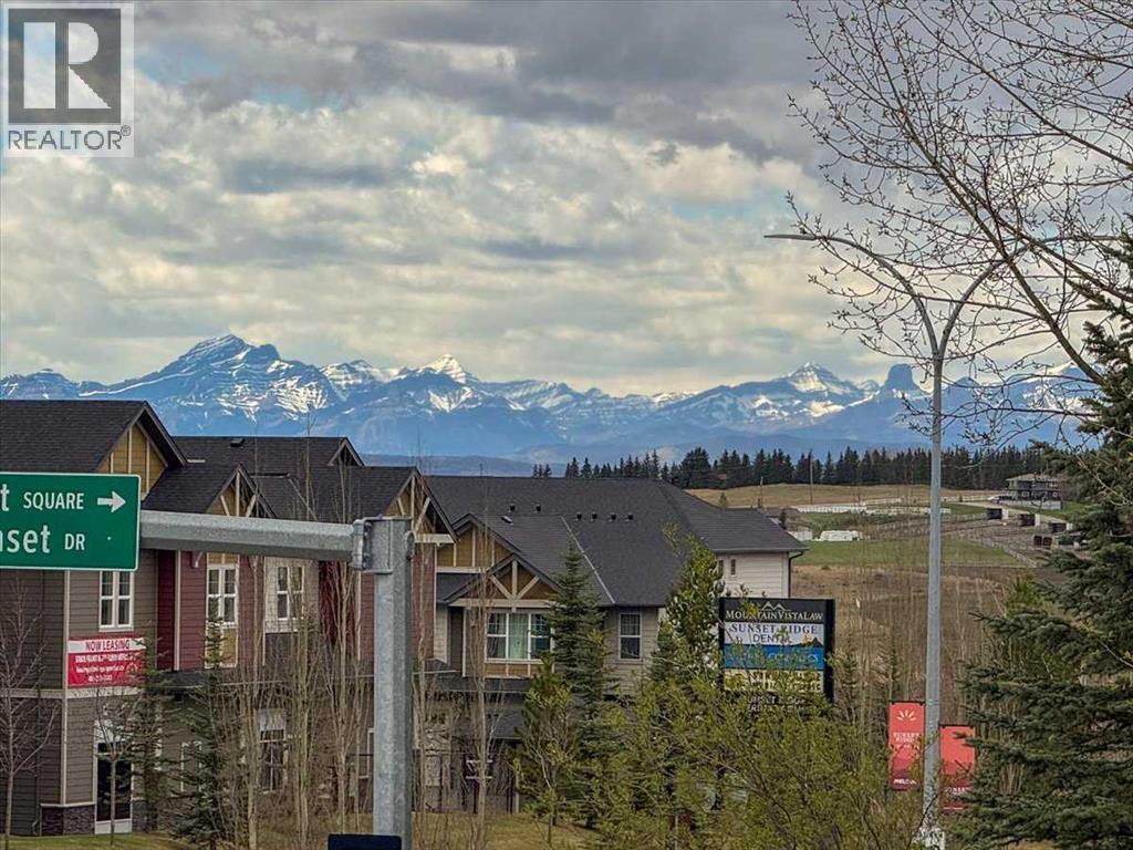8 Sunset Square, Cochrane, Alberta  T4C 0H4 - Photo 2 - A2310409