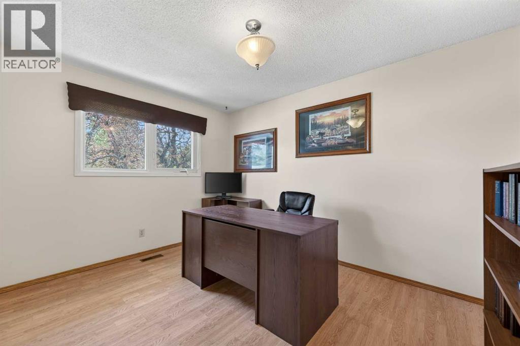 3139 Oakwood Drive SW, Calgary, Alberta  T2V 0K2 - Photo 21 - A2311984