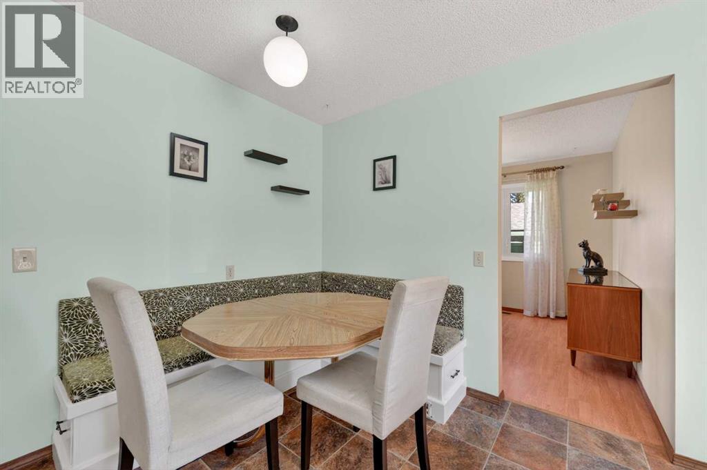 3139 Oakwood Drive SW, Calgary, Alberta  T2V 0K2 - Photo 13 - A2311984