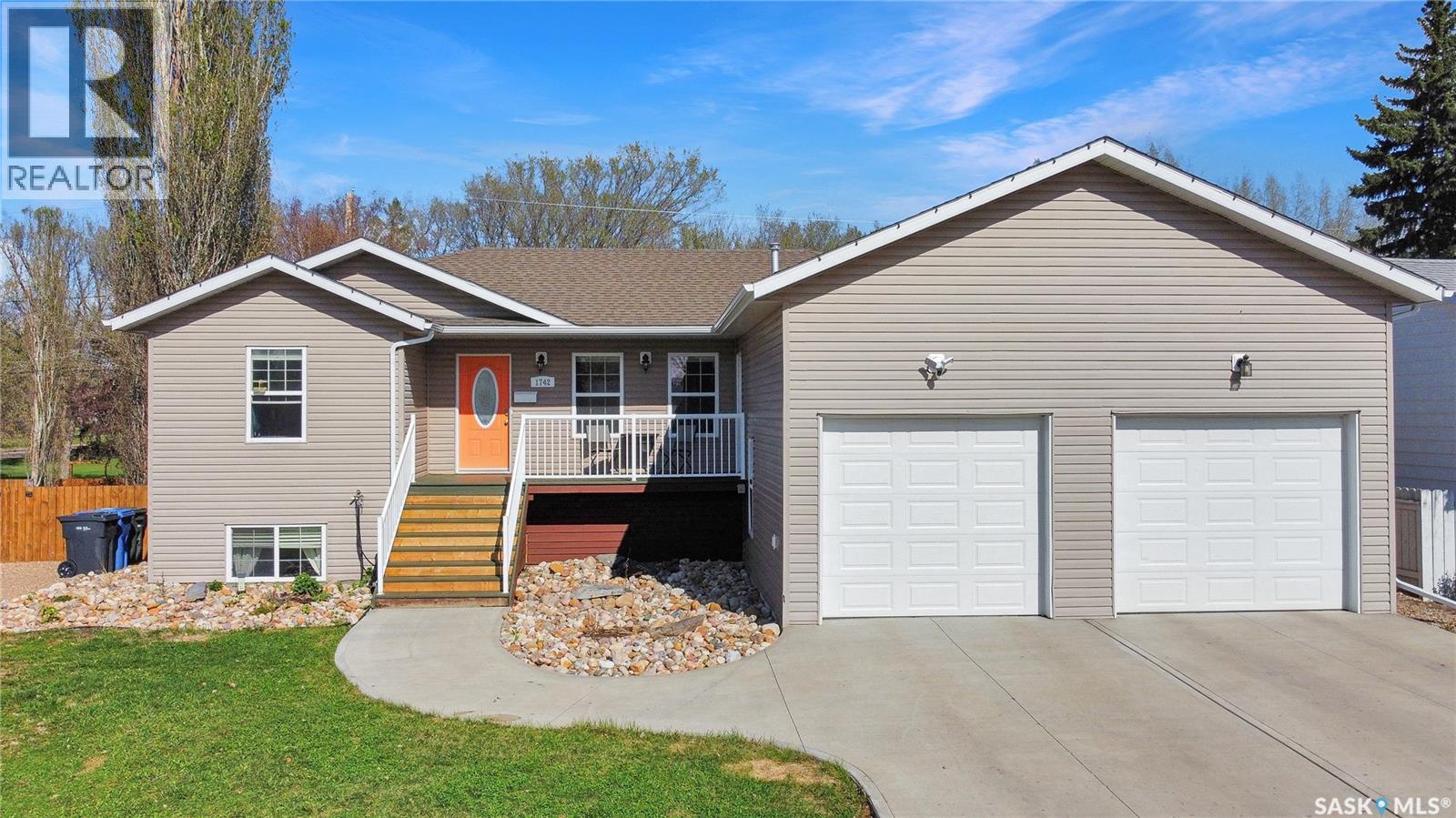 1742 93rd STREET, North Battleford, Saskatchewan