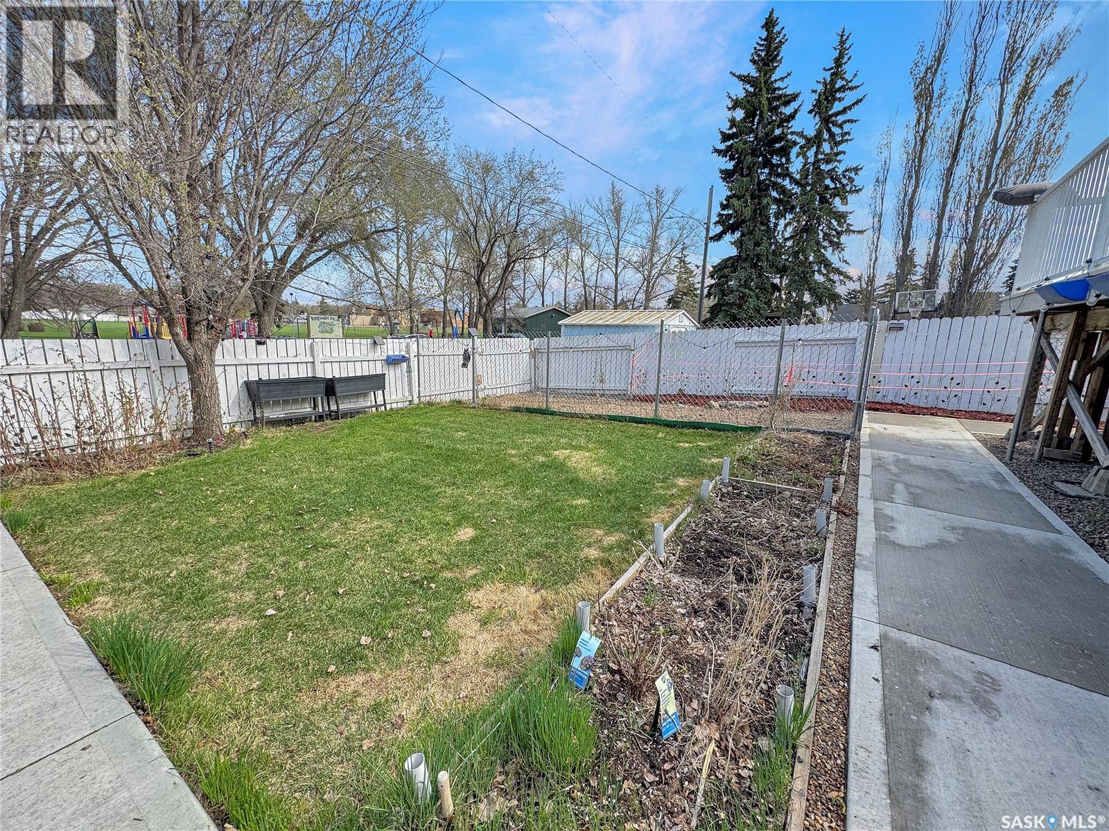 1742 93rd Street, North Battleford, Saskatchewan  S9A 0C8 - Photo 30 - SK036487