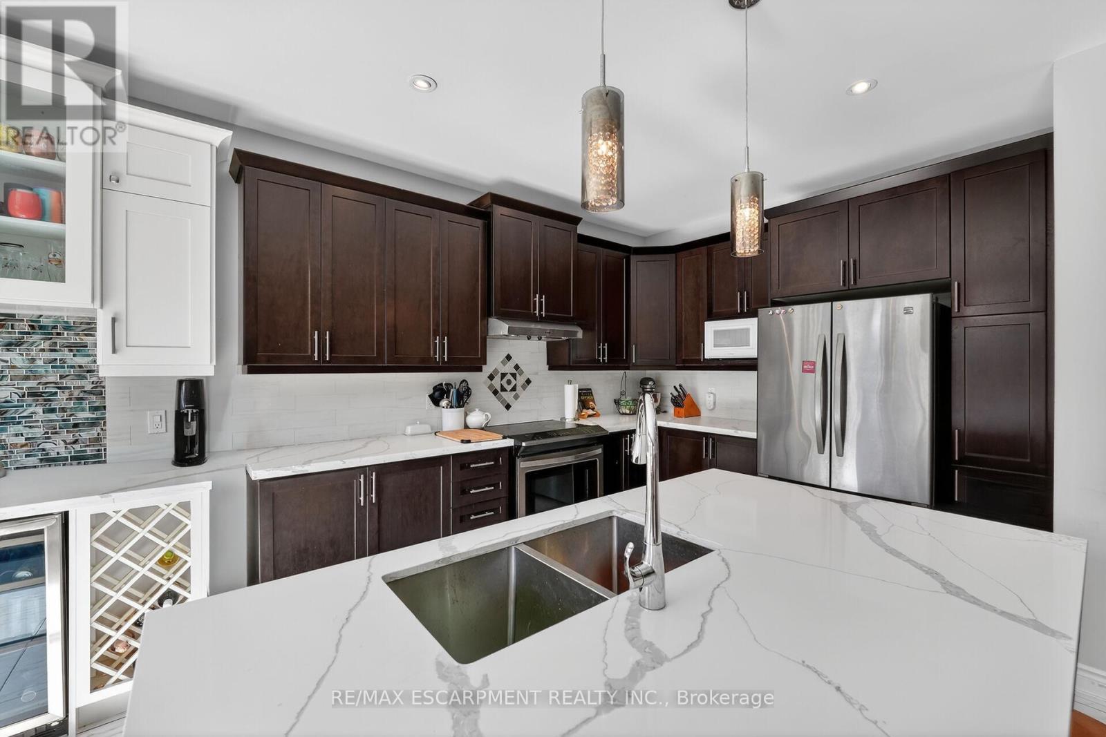 82 Chaumont Drive, Hamilton, Ontario  L8J 0J8 - Photo 10 - X13155186