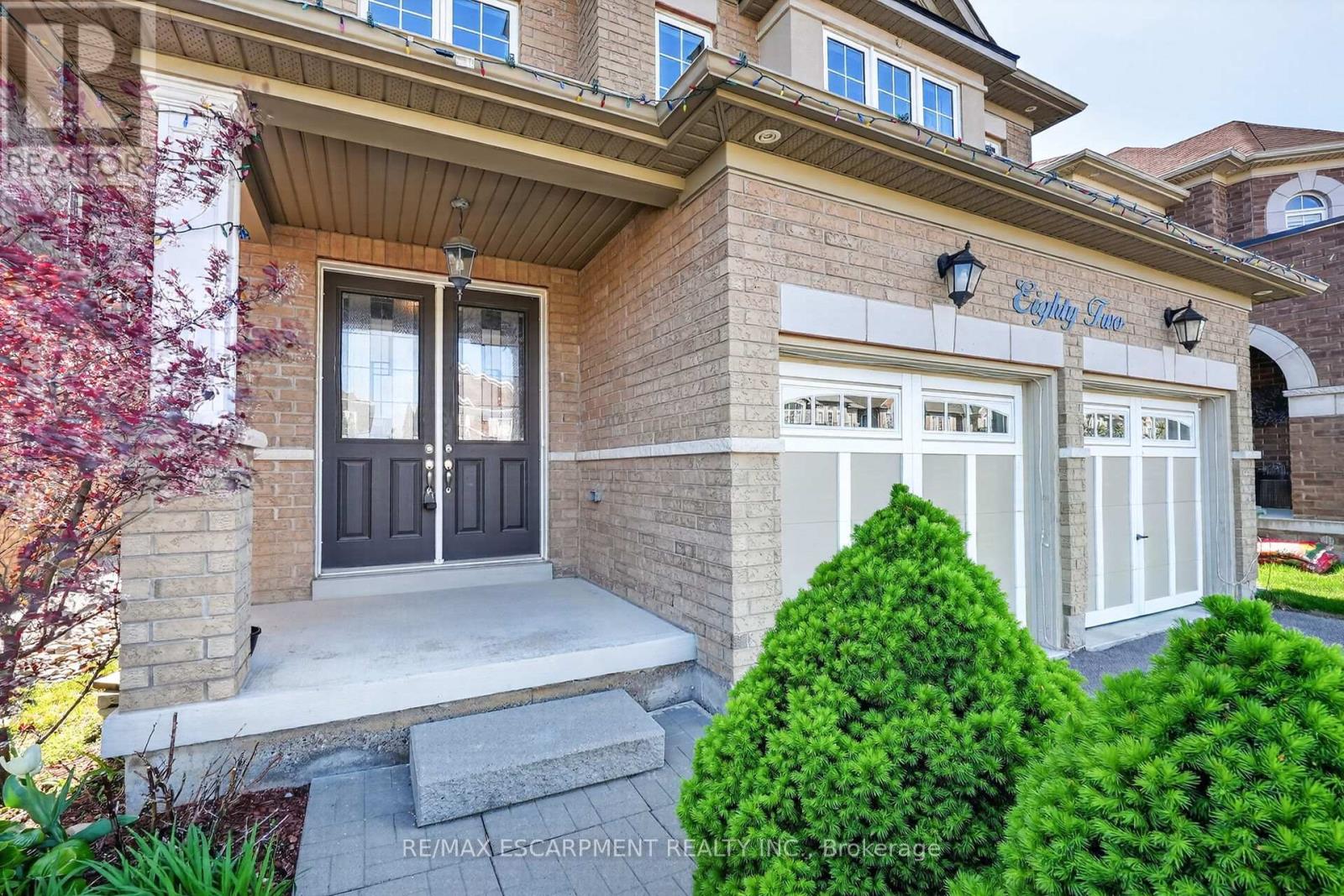 82 Chaumont Drive, Hamilton, Ontario  L8J 0J8 - Photo 3 - X13155186