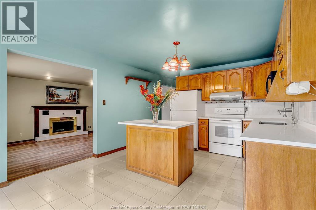 2862 Mangin Crescent, Windsor, Ontario  N9E 4K9 - Photo 16 - 26011225