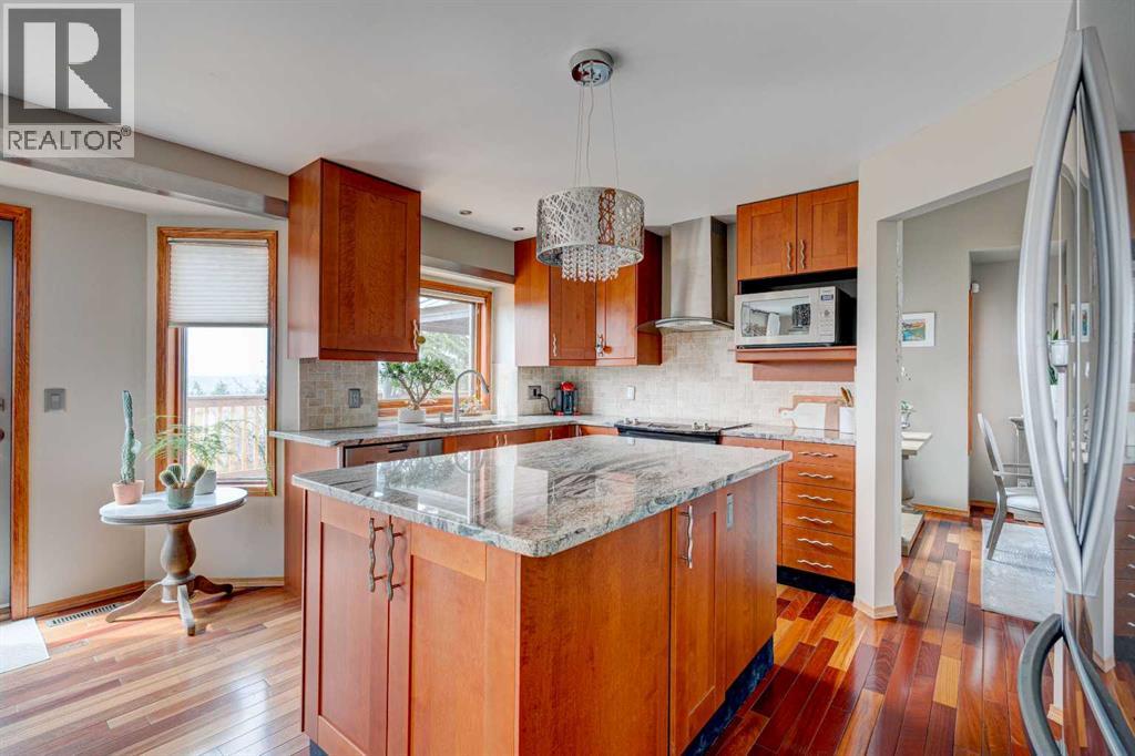 210 Hawkville Close NW, Calgary, Alberta  T3G 3N6 - Photo 8 - A2311727