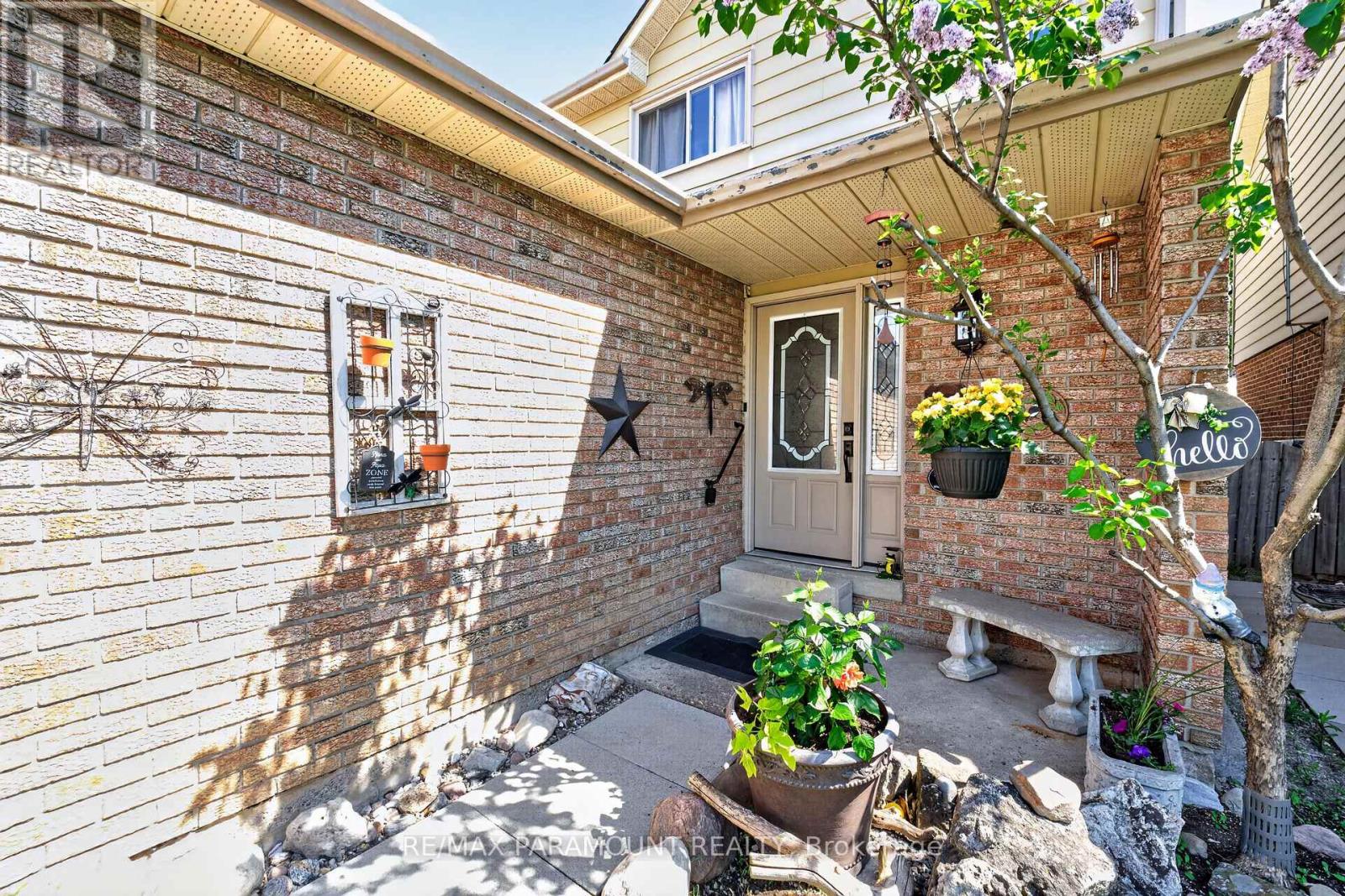 186 Weybridge Trail, Brampton, Ontario  L6V 3W2 - Photo 3 - W13155020