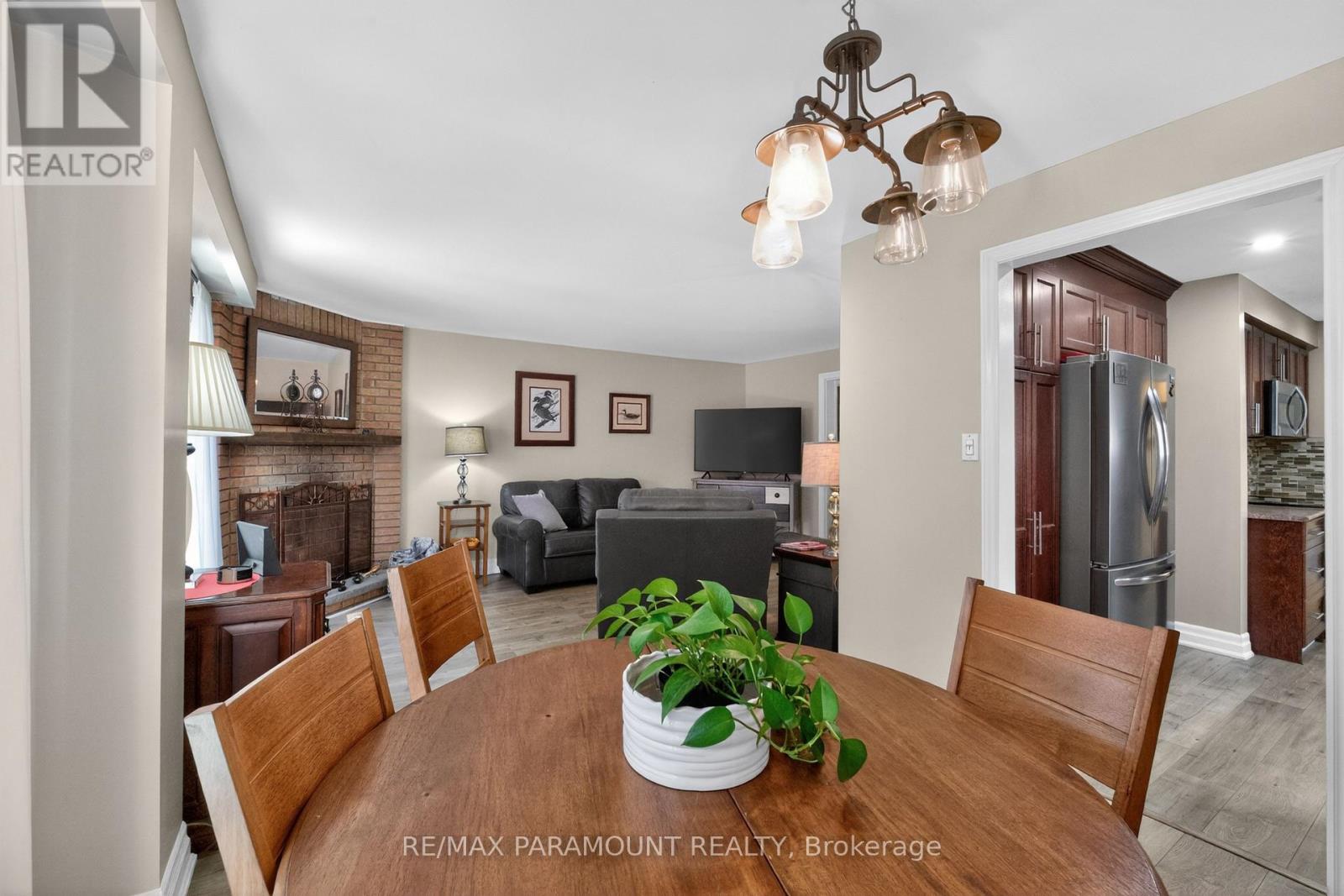186 Weybridge Trail, Brampton, Ontario  L6V 3W2 - Photo 9 - W13155020