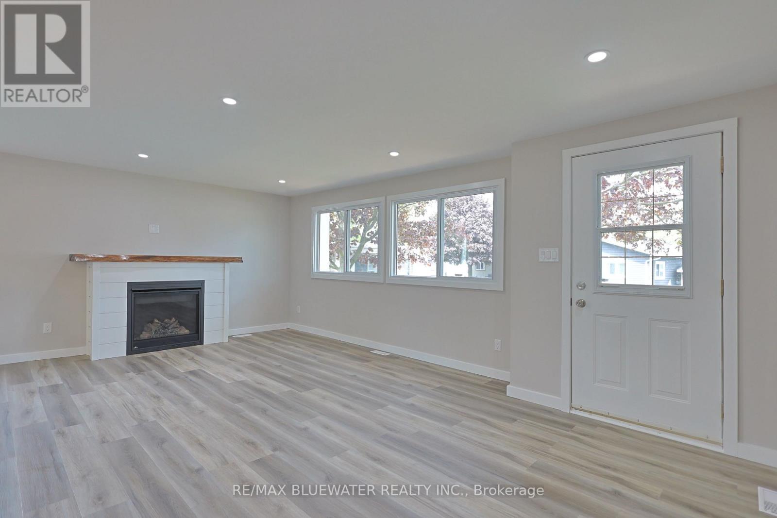 179 Pebble Beach Parkway, South Huron, Ontario  N0M 1T0 - Photo 10 - X13155512