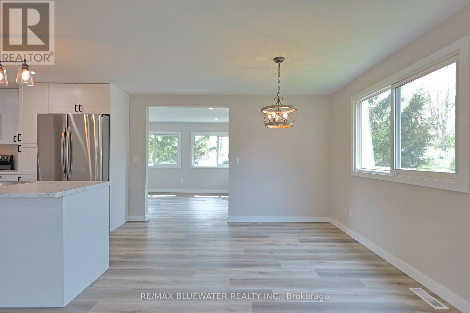 179 Pebble Beach Parkway, South Huron, Ontario  N0M 1T0 - Photo 14 - X13155512