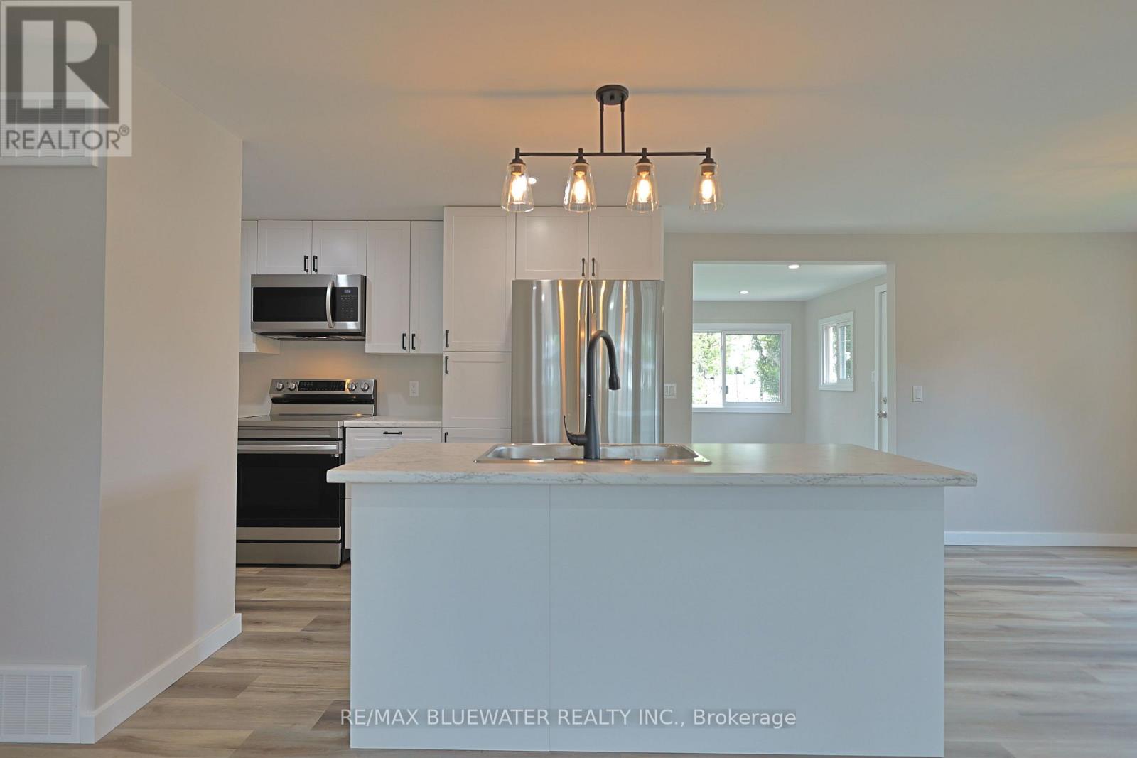 179 Pebble Beach Parkway, South Huron, Ontario  N0M 1T0 - Photo 16 - X13155512