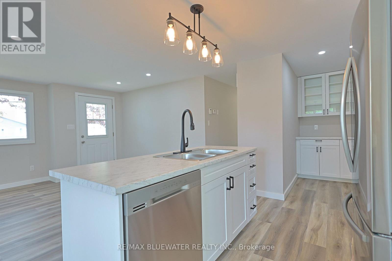 179 Pebble Beach Parkway, South Huron, Ontario  N0M 1T0 - Photo 17 - X13155512