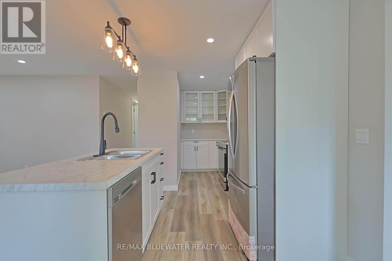 179 Pebble Beach Parkway, South Huron, Ontario  N0M 1T0 - Photo 3 - X13155512
